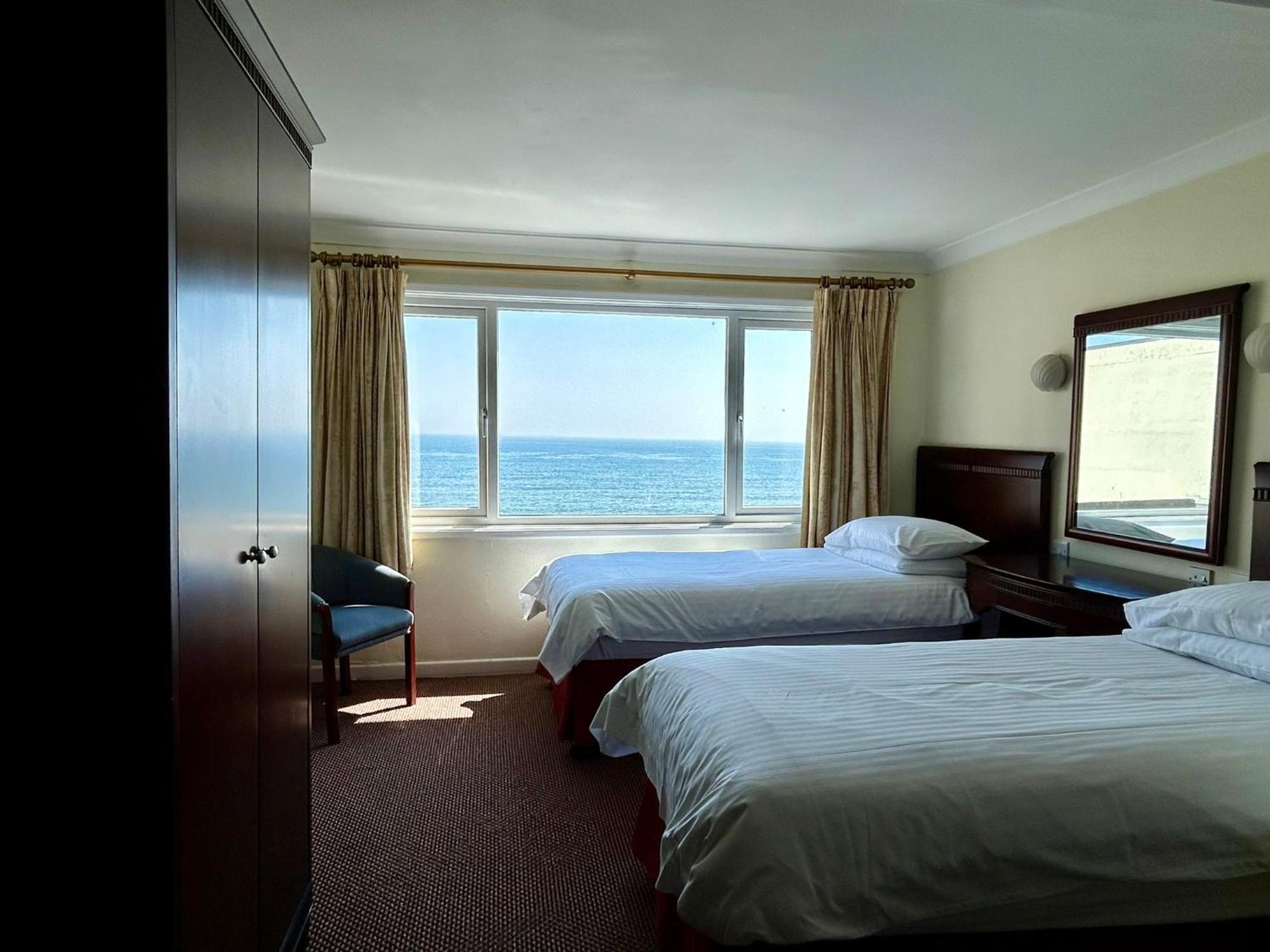 Regent Court - Seafront, Sandown - Free Car Ferry For Bookings Of 3 Or More Nights, Subject To Availability Zewnętrze zdjęcie