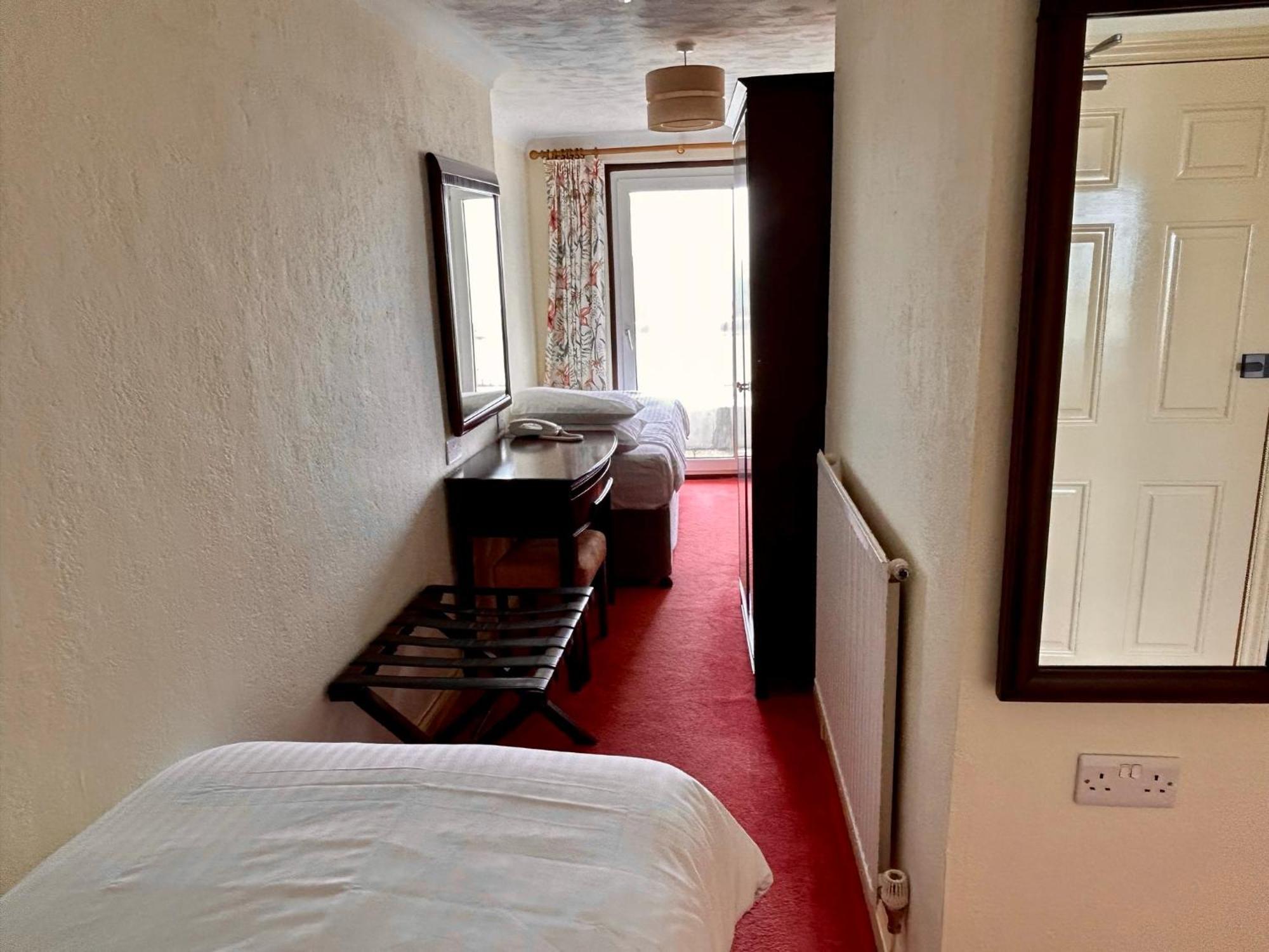 Regent Court - Seafront, Sandown - Free Car Ferry For Bookings Of 3 Or More Nights, Subject To Availability Zewnętrze zdjęcie
